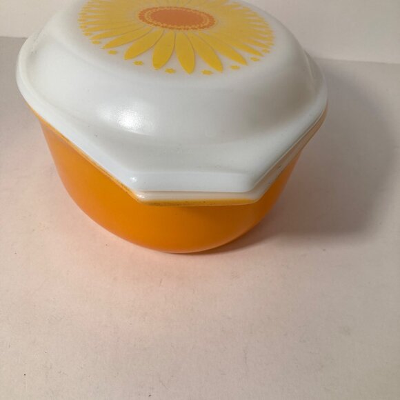 Vintage Pyrex Daisy Sunflower 043 1.5QT Oval Baking Dish & Lid Yellow Orange USA - Picture 6 of 10